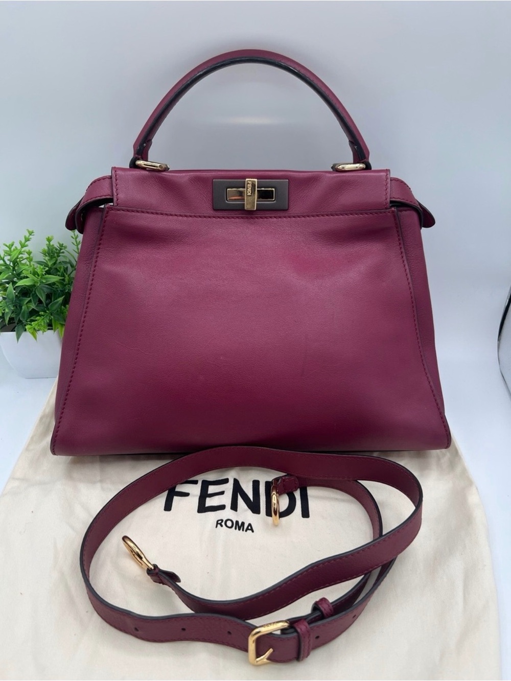 Fendi Medium Peekaboo in Burgundy Leather - Picture 2 of 10